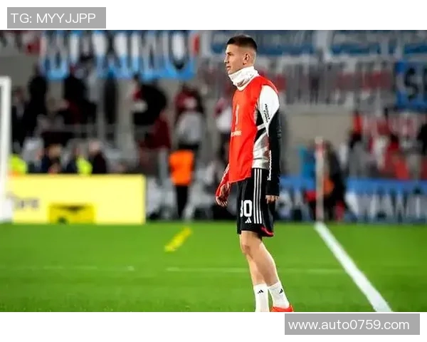 皇马官方宣布签下巴黎中场，合同里带3000万解约金！